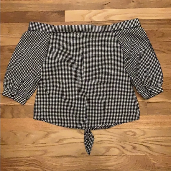 Size medium Caution to the Wind top - Picture 3 of 3